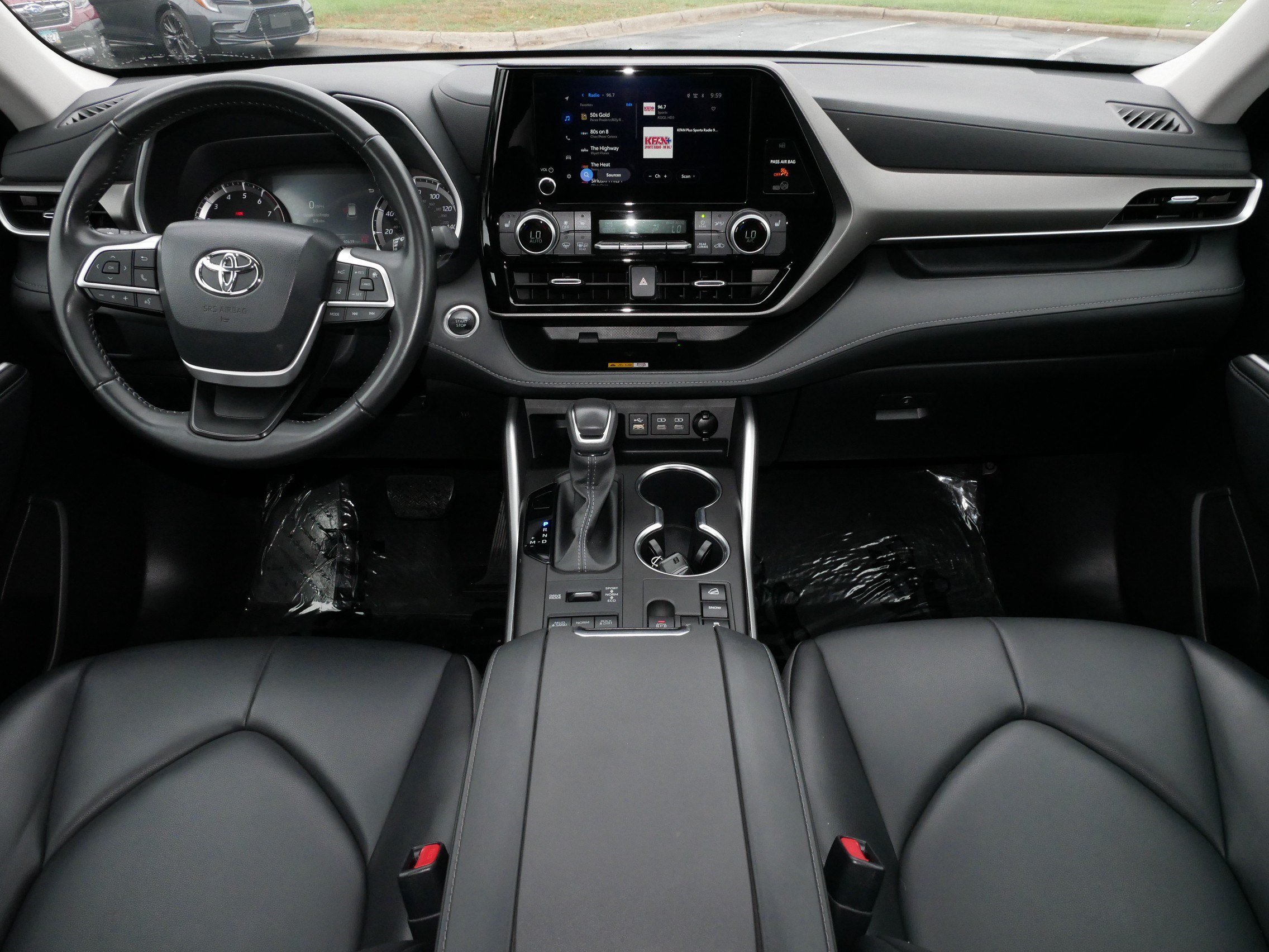 2024 Toyota Highlander XLE - Photo 10