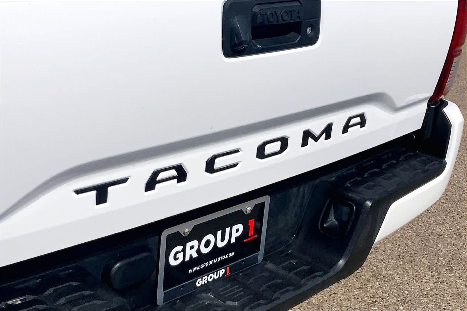 Used 2021 Super White Toyota SR5 image 10