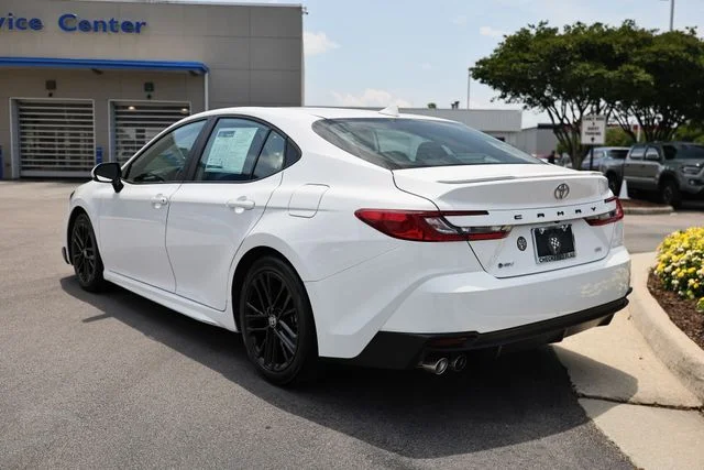 Used 2025 Ice Cap Toyota SE image 7