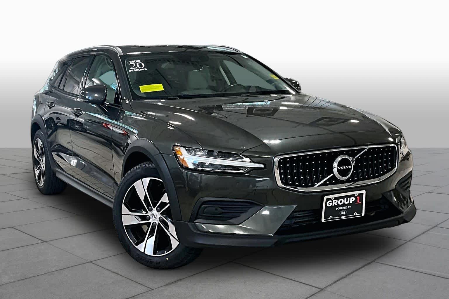 Pre-Owned 2020 Volvo V60 Cross Country