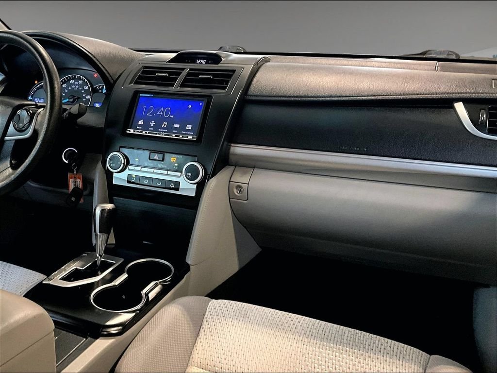 Used 2014 Gray Toyota LE image 14