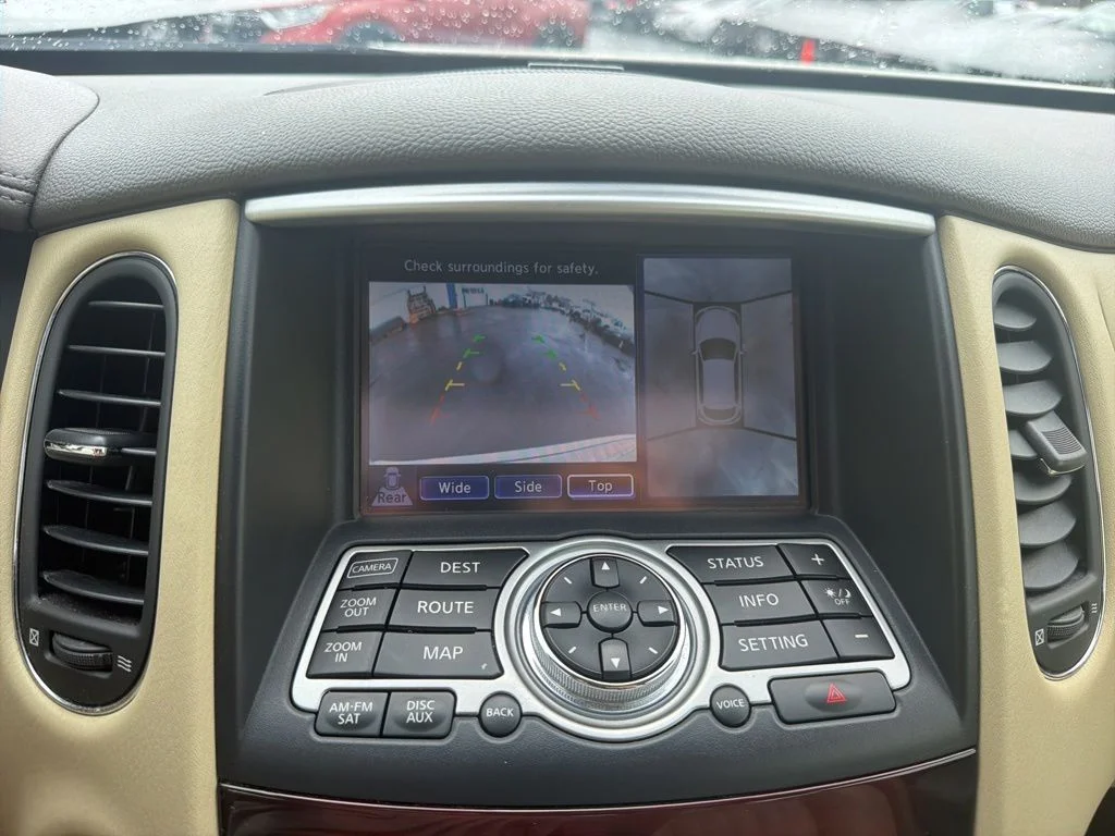 Used 2014 White INFINITI Journey image 31