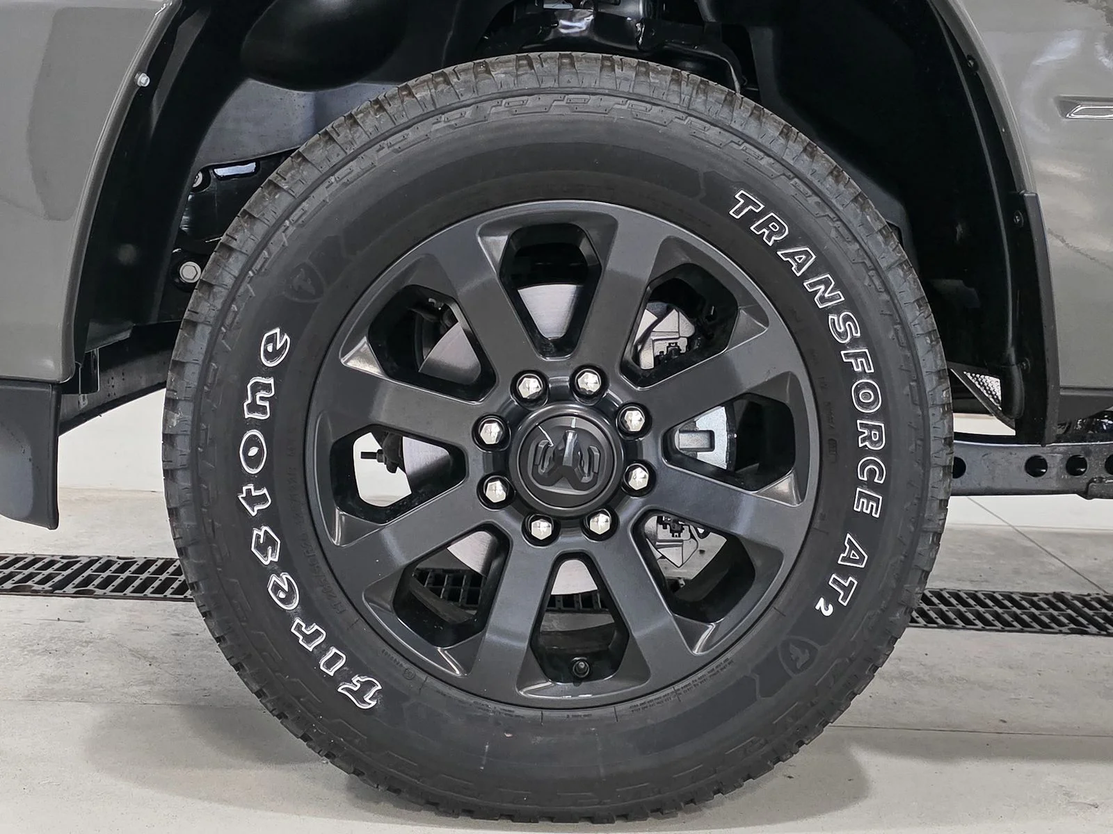 New 2026 Ceramic Gray Clear-Coat Exterior Paint RAM Laramie image 17