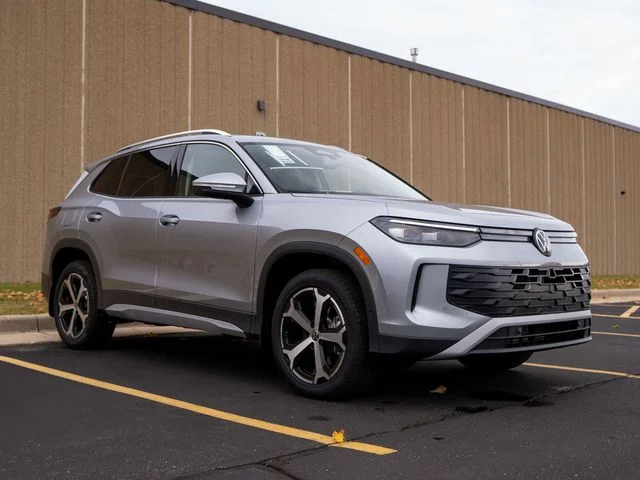 2026 Volkswagen Tiguan 2.0T SE 4Motion's photo