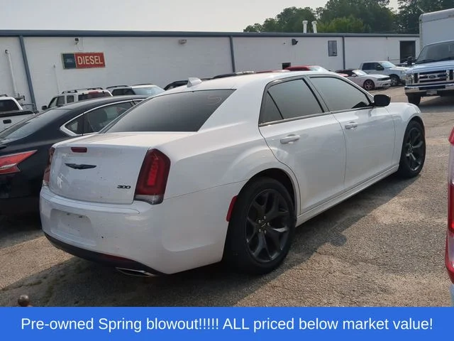 Used 2020 White Chrysler Touring image 4