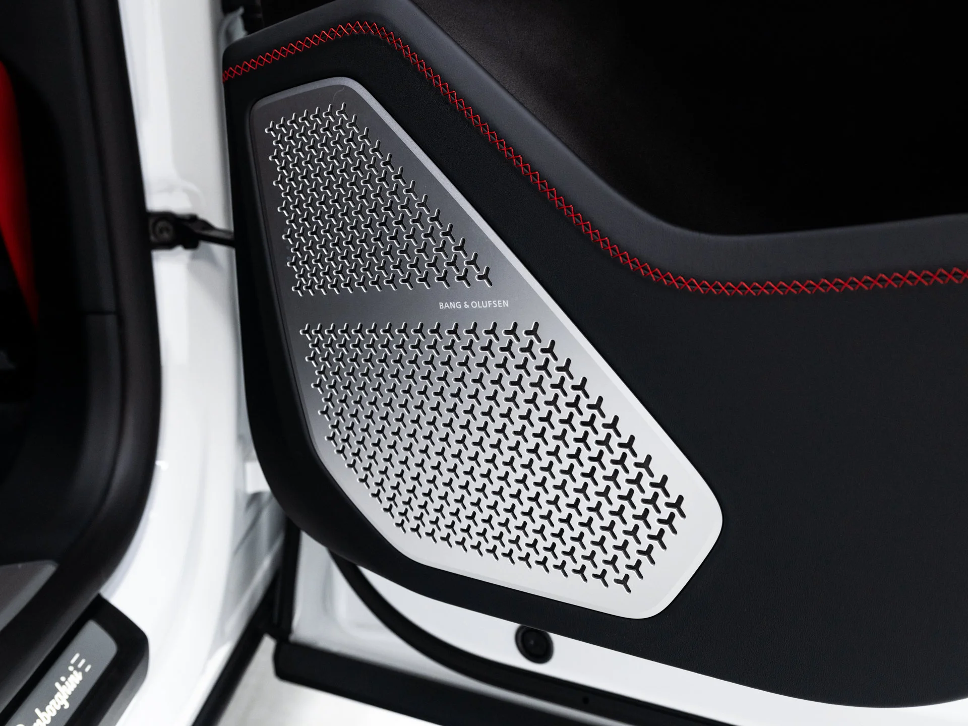 Used 2025  Lamborghini SE image 70