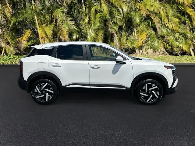 Used 2025 White Nissan SV image 4