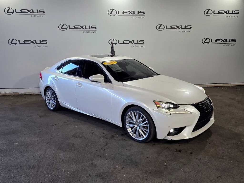 Used 2016 White Lexus 200t image 3
