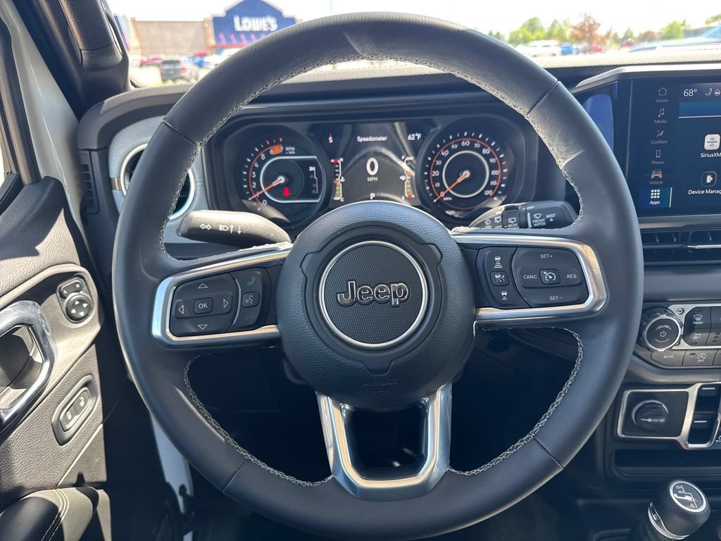 Used 2025 White Jeep 4-Door Sahara 4x4 image 18