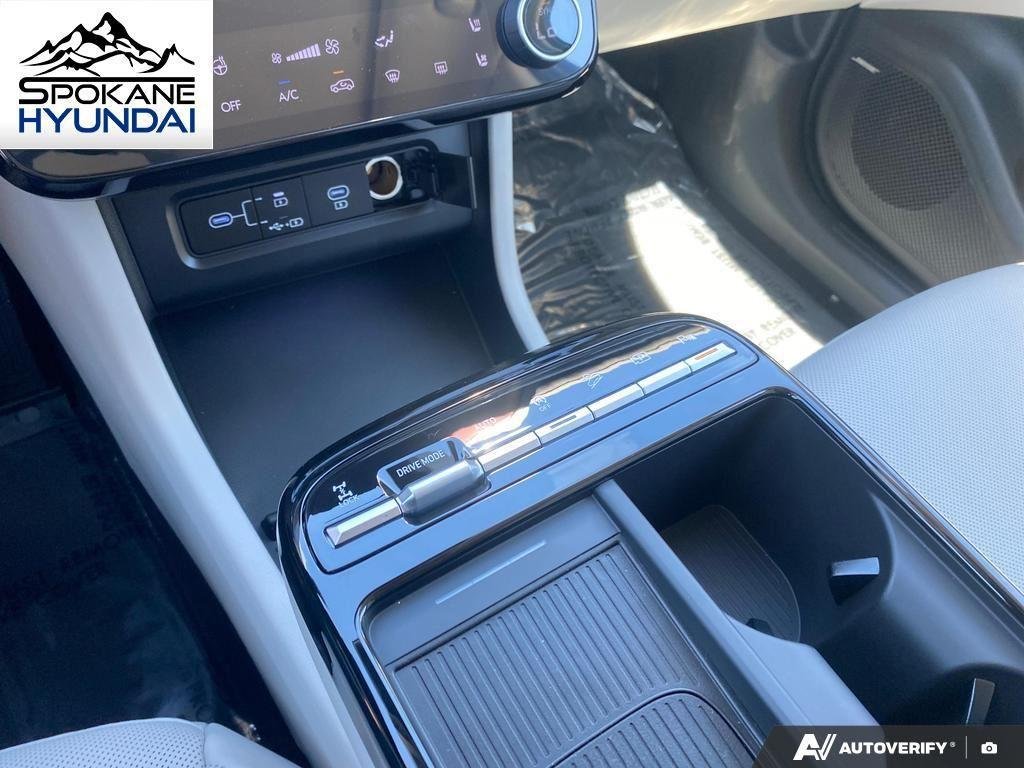 New 2026 Shimmering Silver Hyundai Limited image 22