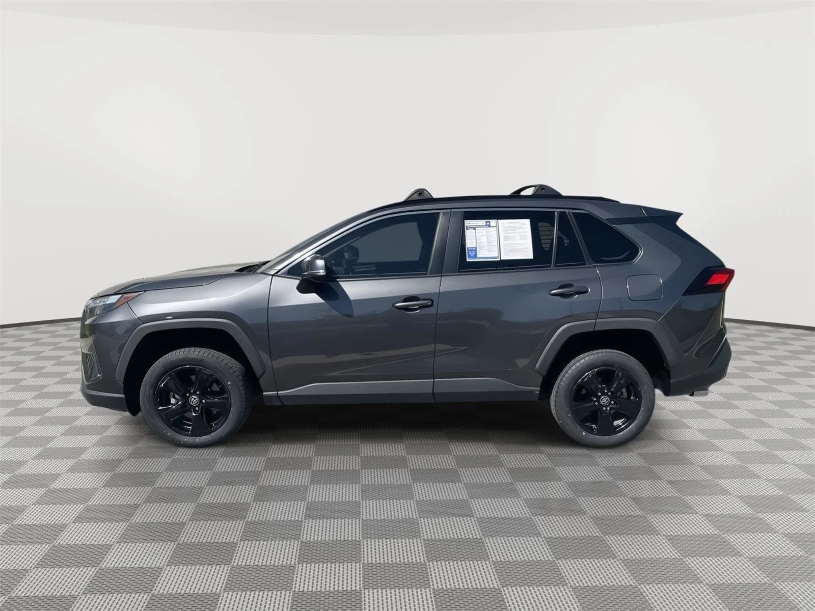 Used 2022 Magnetic Gray Metallic Toyota XLE image 5
