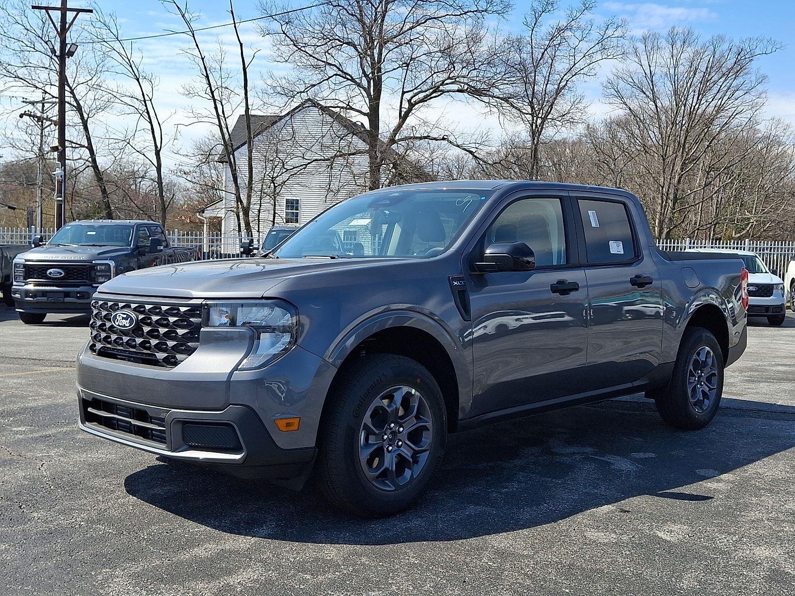 New 2026 Carbonized Gray Metallic Ford XLT image 2