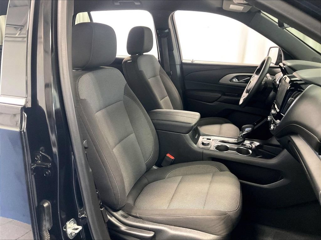 Used 2023 Mosaic Black Metallic Chevrolet LT Cloth image 11