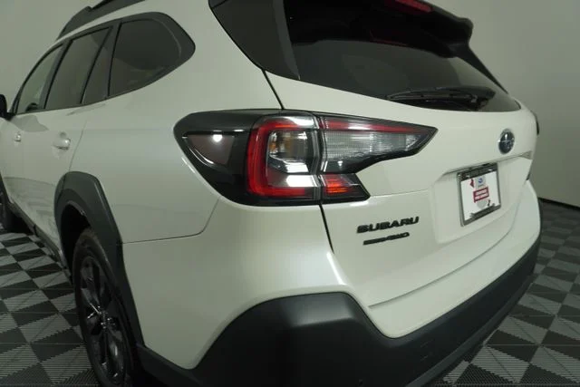Certified Used 2025 Crystal White Pearl Subaru Onyx Edition image 12