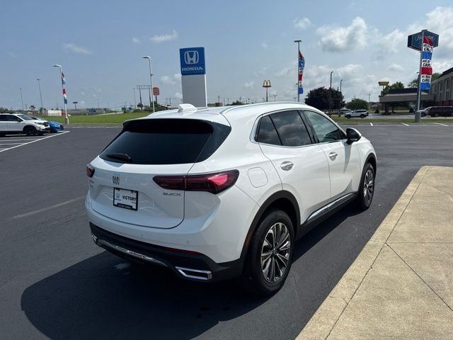 Used 2025 White Buick Preferred image 5