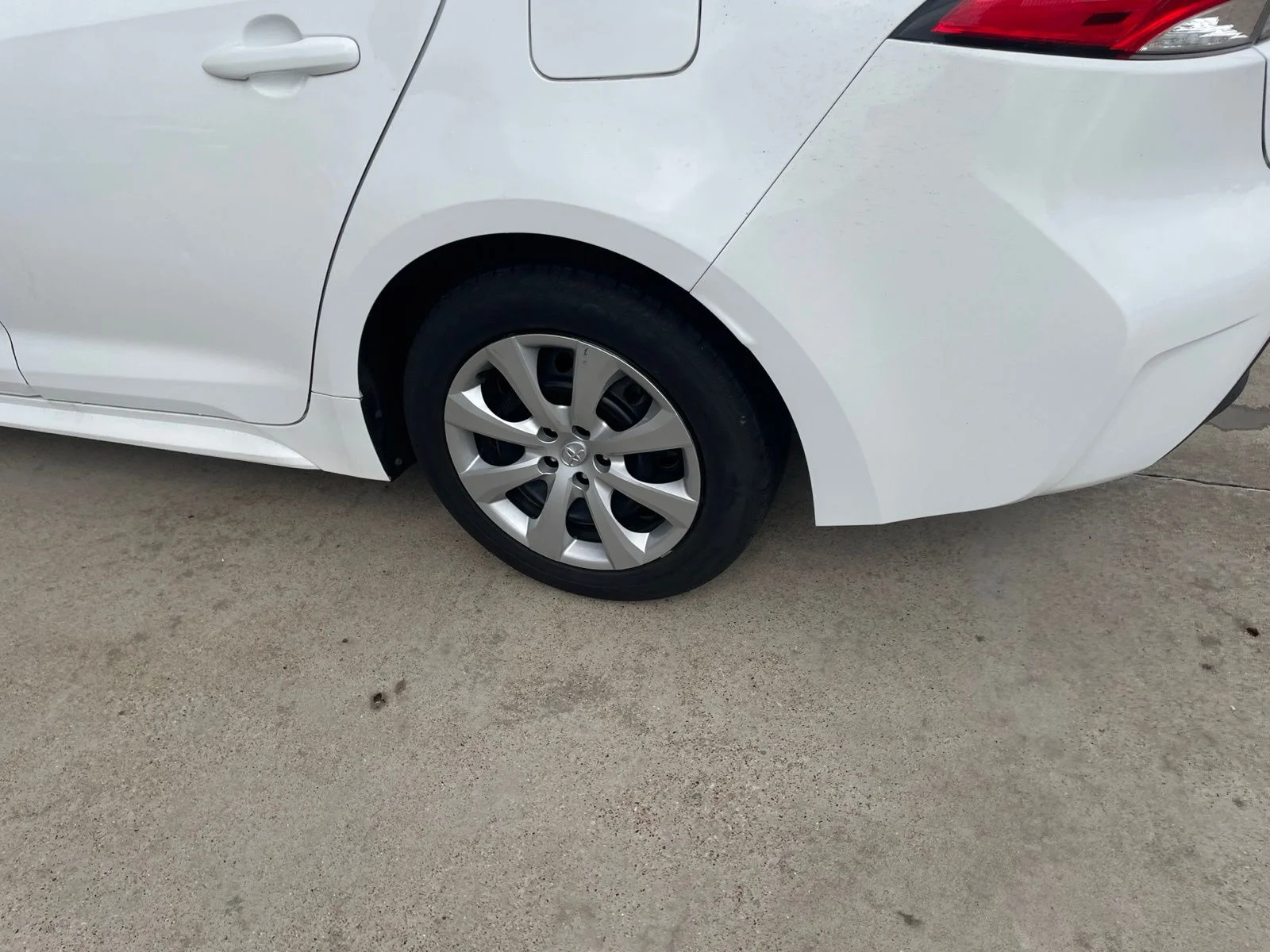 Used 2024 White Toyota LE image 14