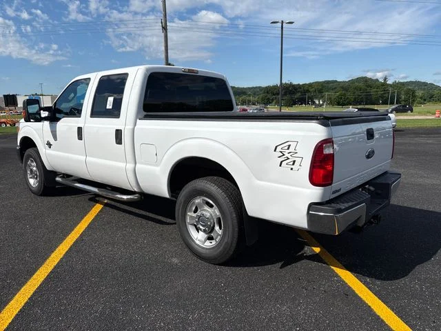 Used 2016 Oxford White Ford XLT image 4