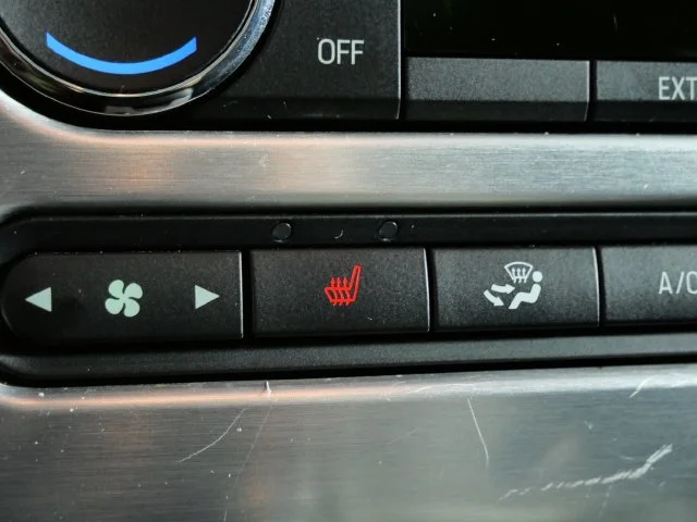 Used 2009 Gray Ford Limited image 26