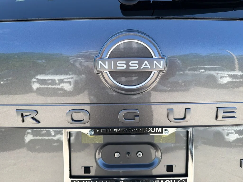New 2026 Gun Metallic Nissan Platinum image 10