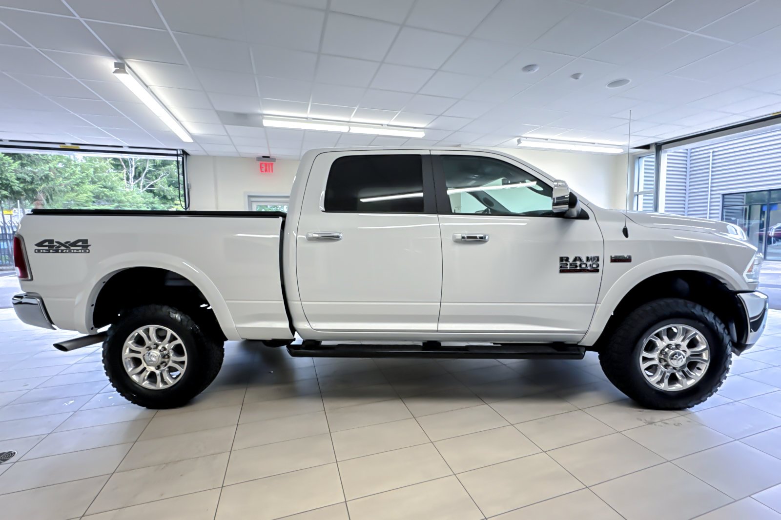 Used 2018 Bright White Clearcoat Ram Laramie image 3