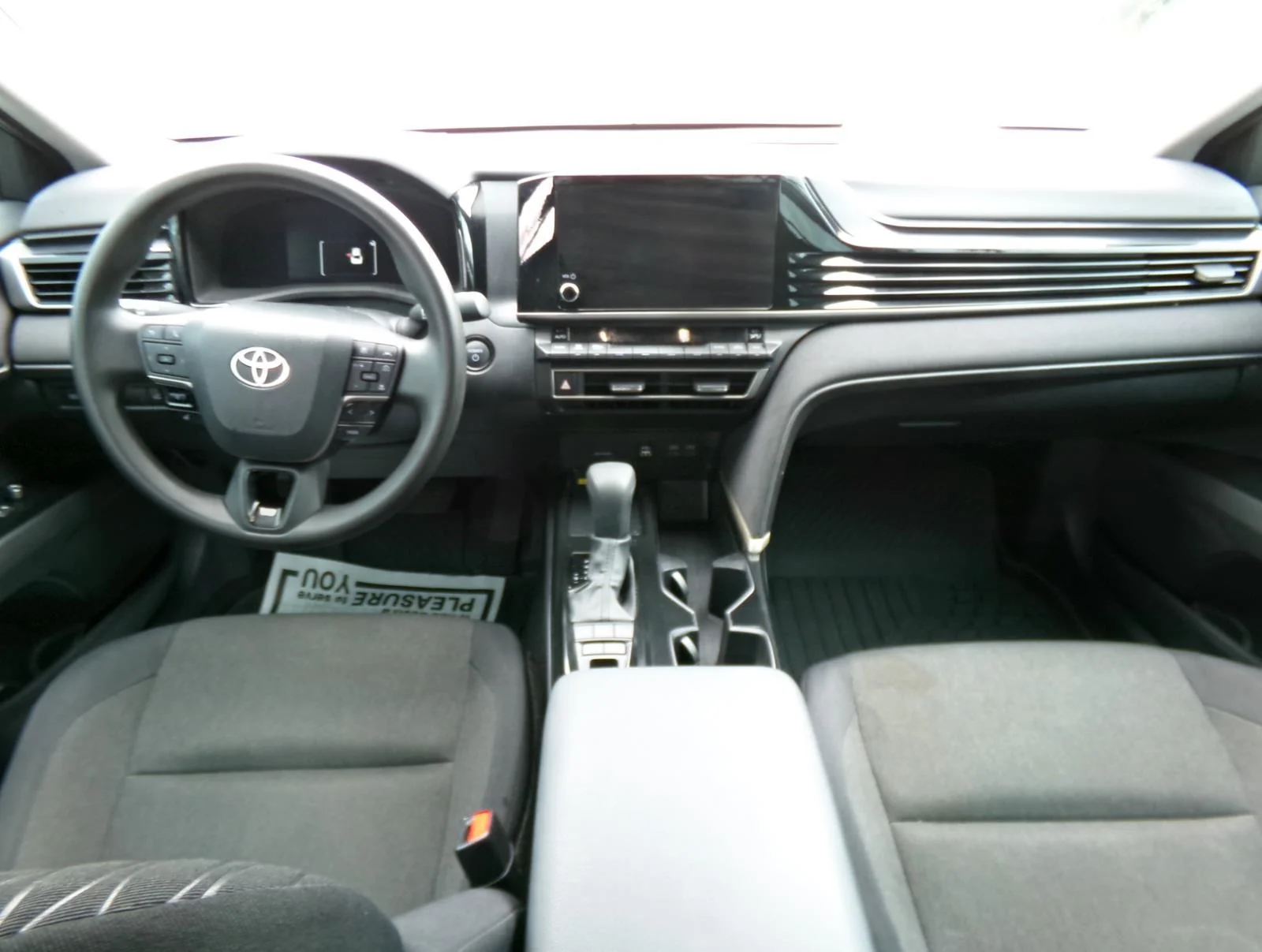 2025 Toyota Camry LE - Photo 7