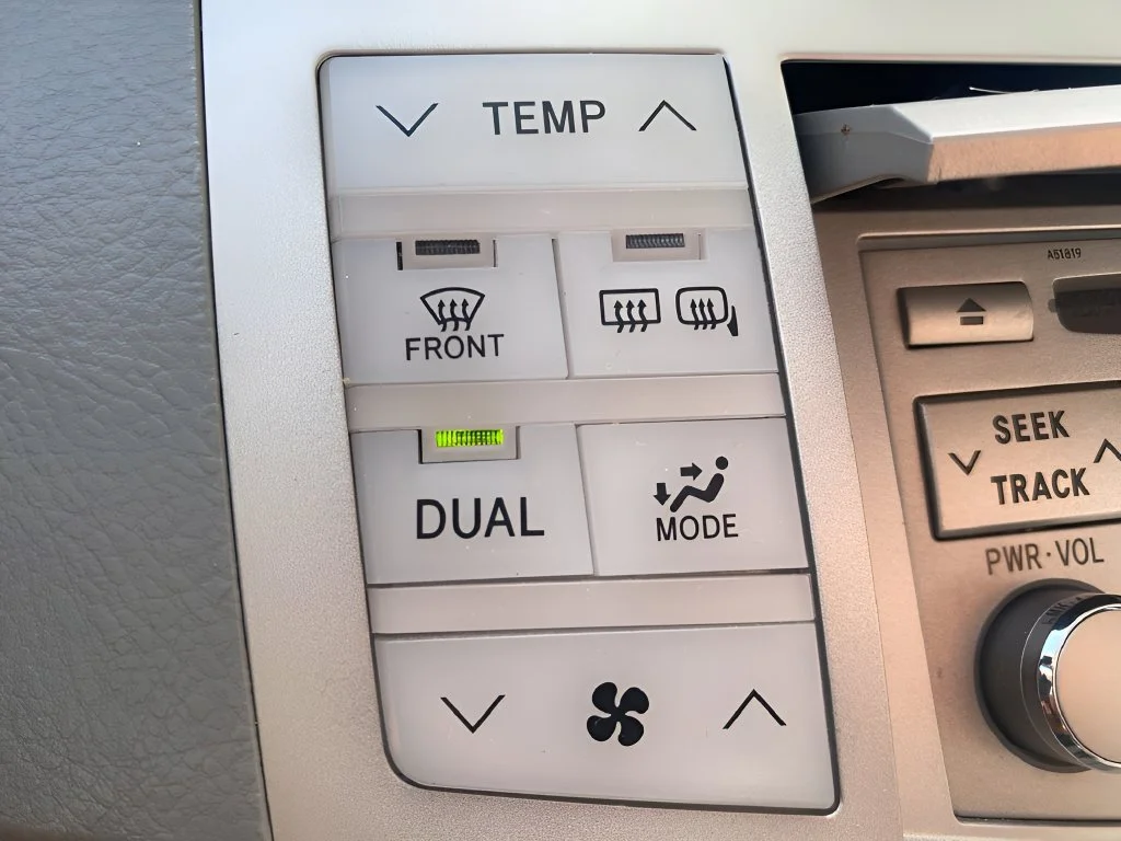 Used 2007 Silver Toyota XL image 23