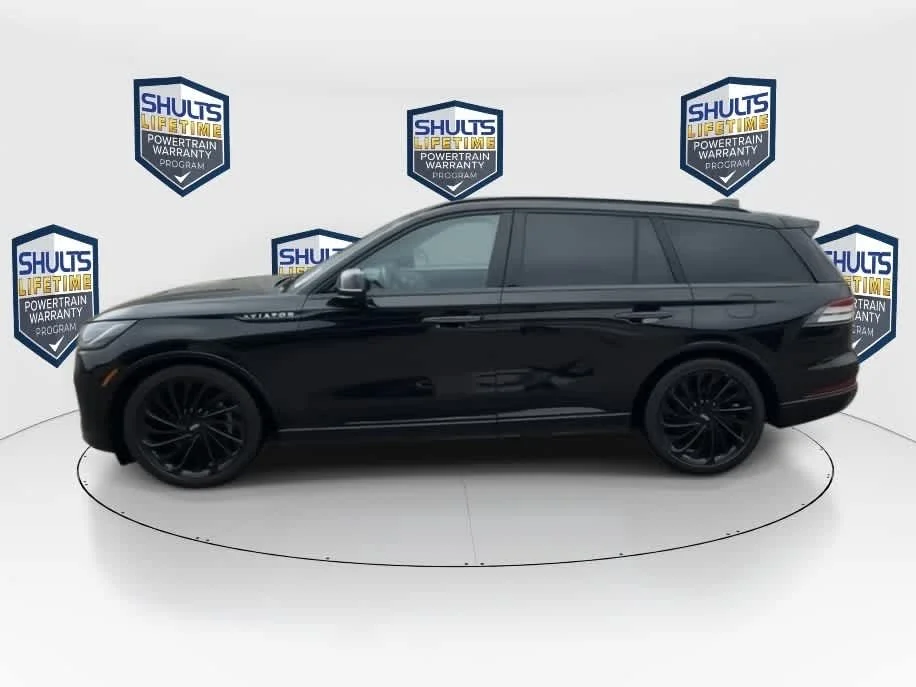 Used 2026 Infinite Black Metallic Clearcoat Lincoln Reserve image 5