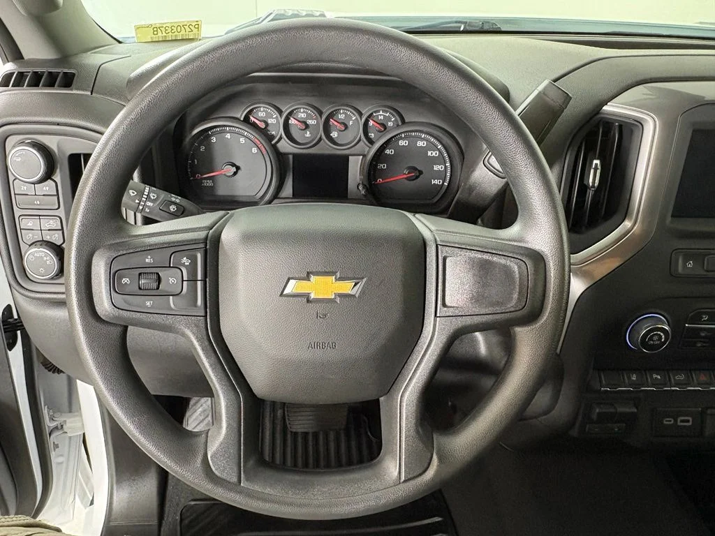 Used 2025 White Chevrolet Custom image 28