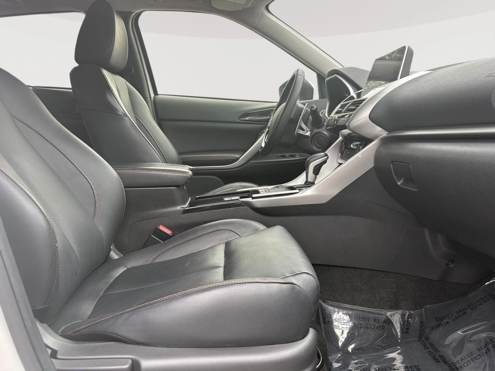 Used 2019 Pearl White Mitsubishi SEL image 14