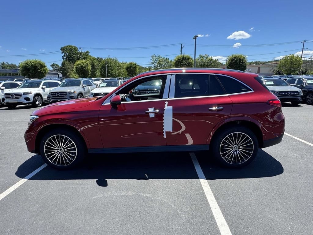 New 2026 MANUFAKTUR Patagonia Red Metallic Mercedes-Benz GLC 300 image 11