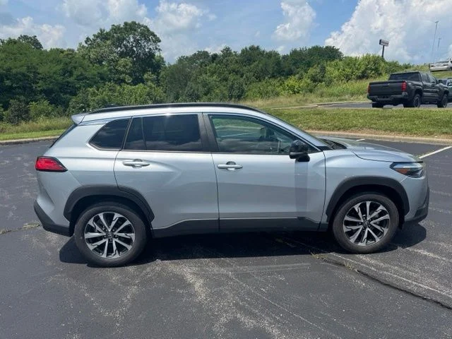 Used 2025 Silver Toyota XLE image 2