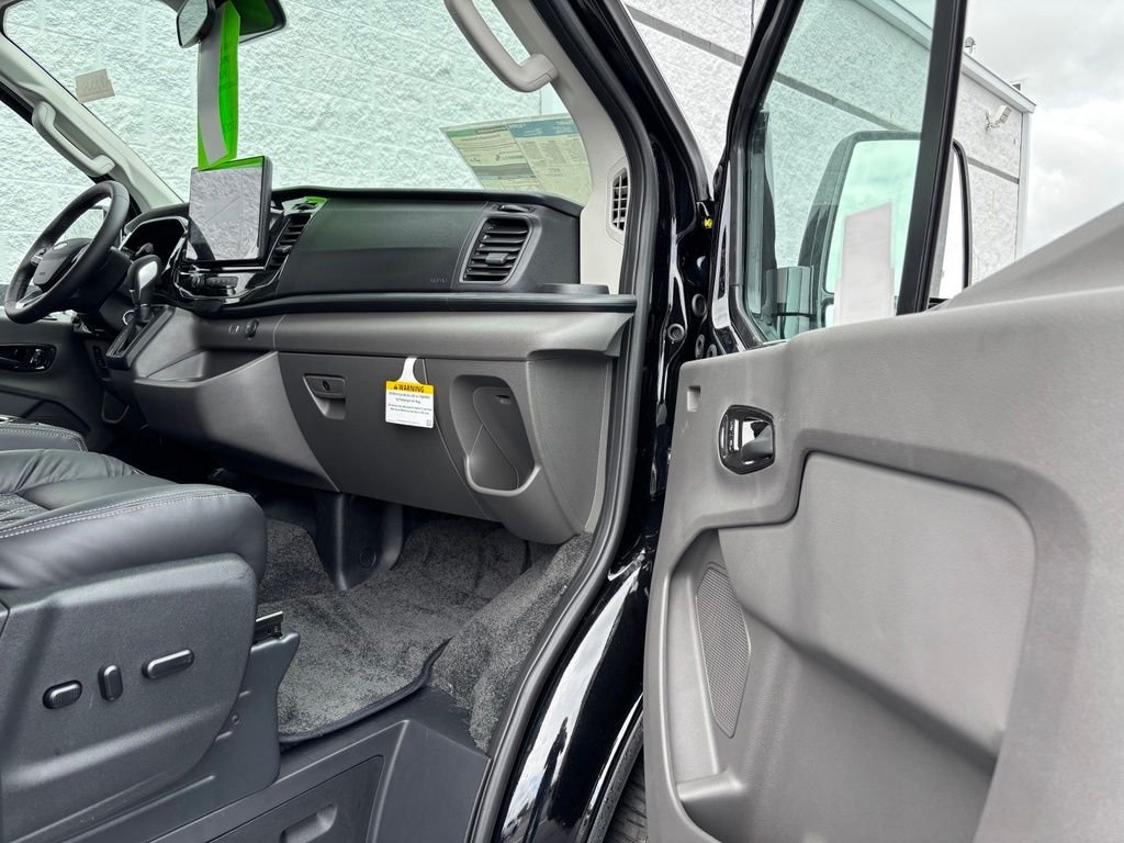 New 2026 Black Ford Explorer Limited SE image 19