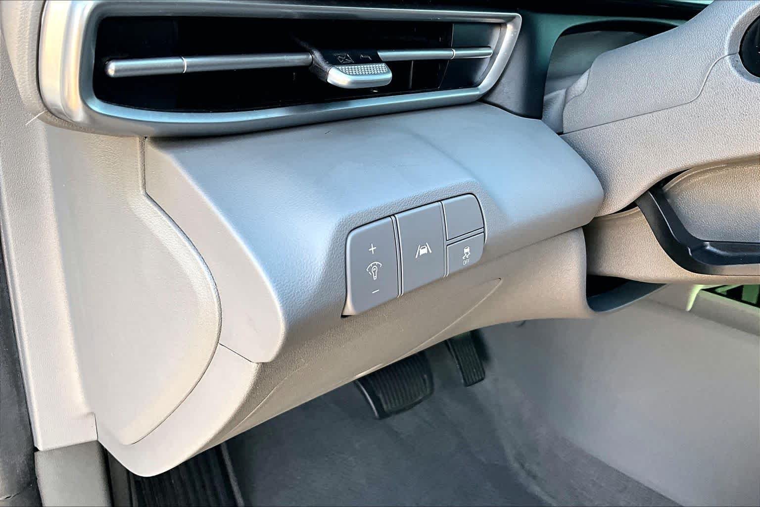 Used 2022 Quartz White Hyundai SEL image 30