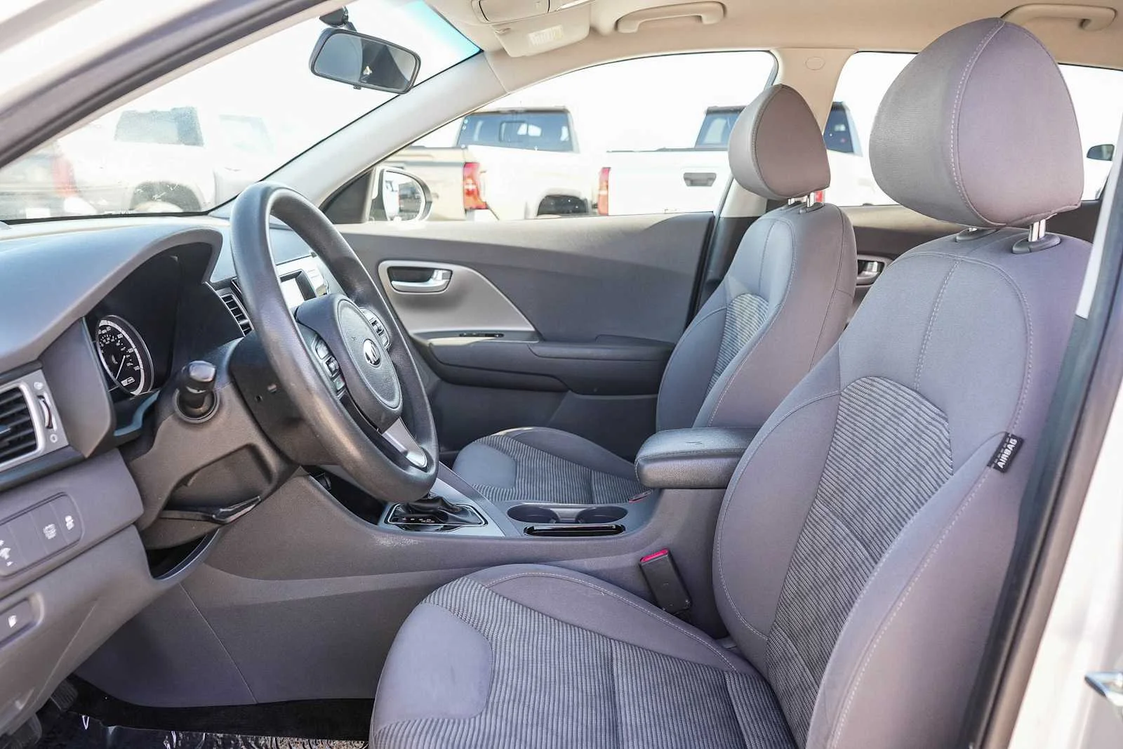 Used 2019 Silky Silver Kia LX image 17