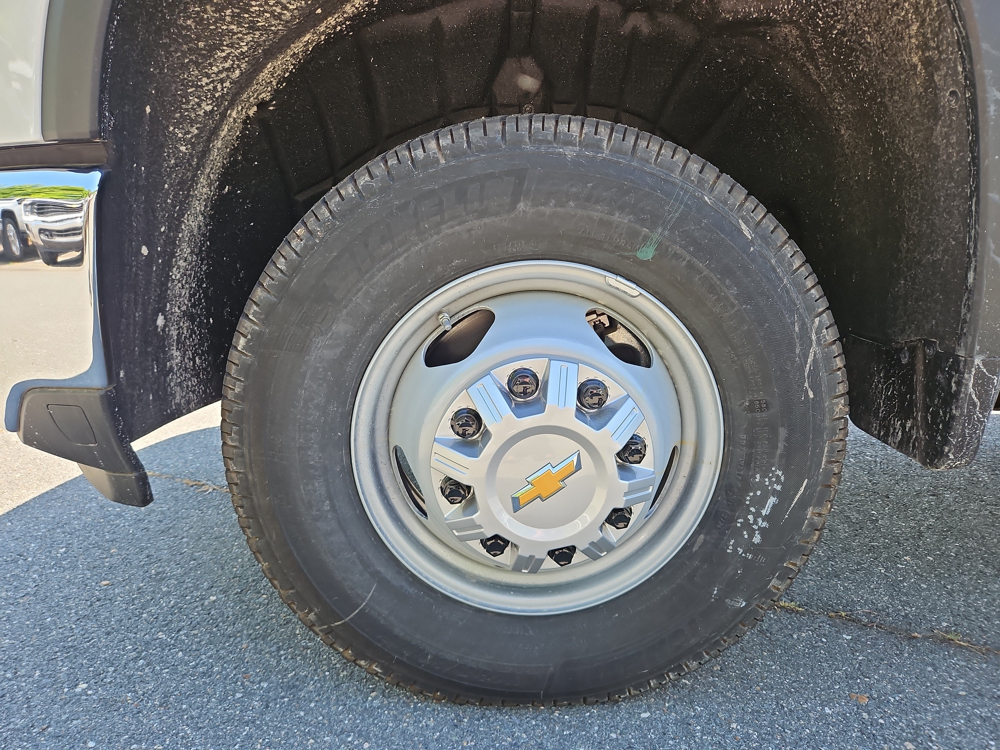 New 2026 Summit White Chevrolet Work Truck image 8