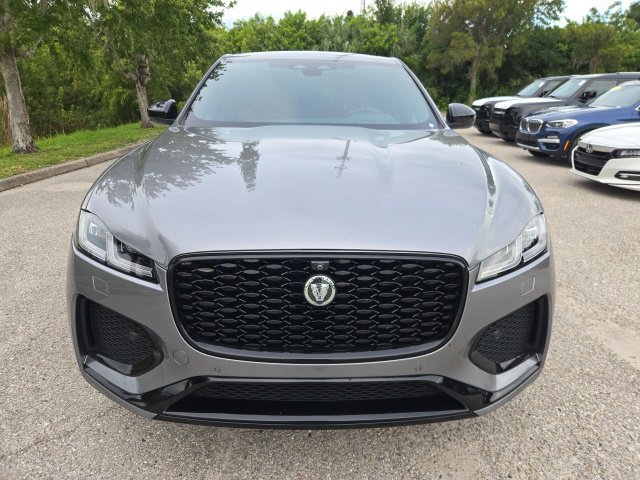 Used 2026 Eiger Grey Metallic Jaguar R-Dynamic S image 8
