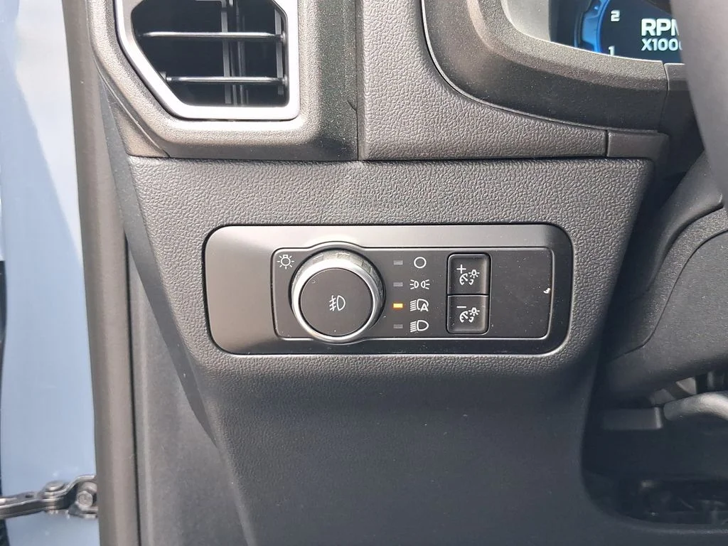 New 2026 Azure Gray Metallic Tri-Coat Ford Badlands® image 38