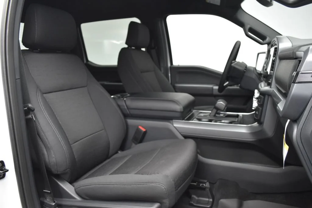 New 2026 Oxford White Ford XLT image 34
