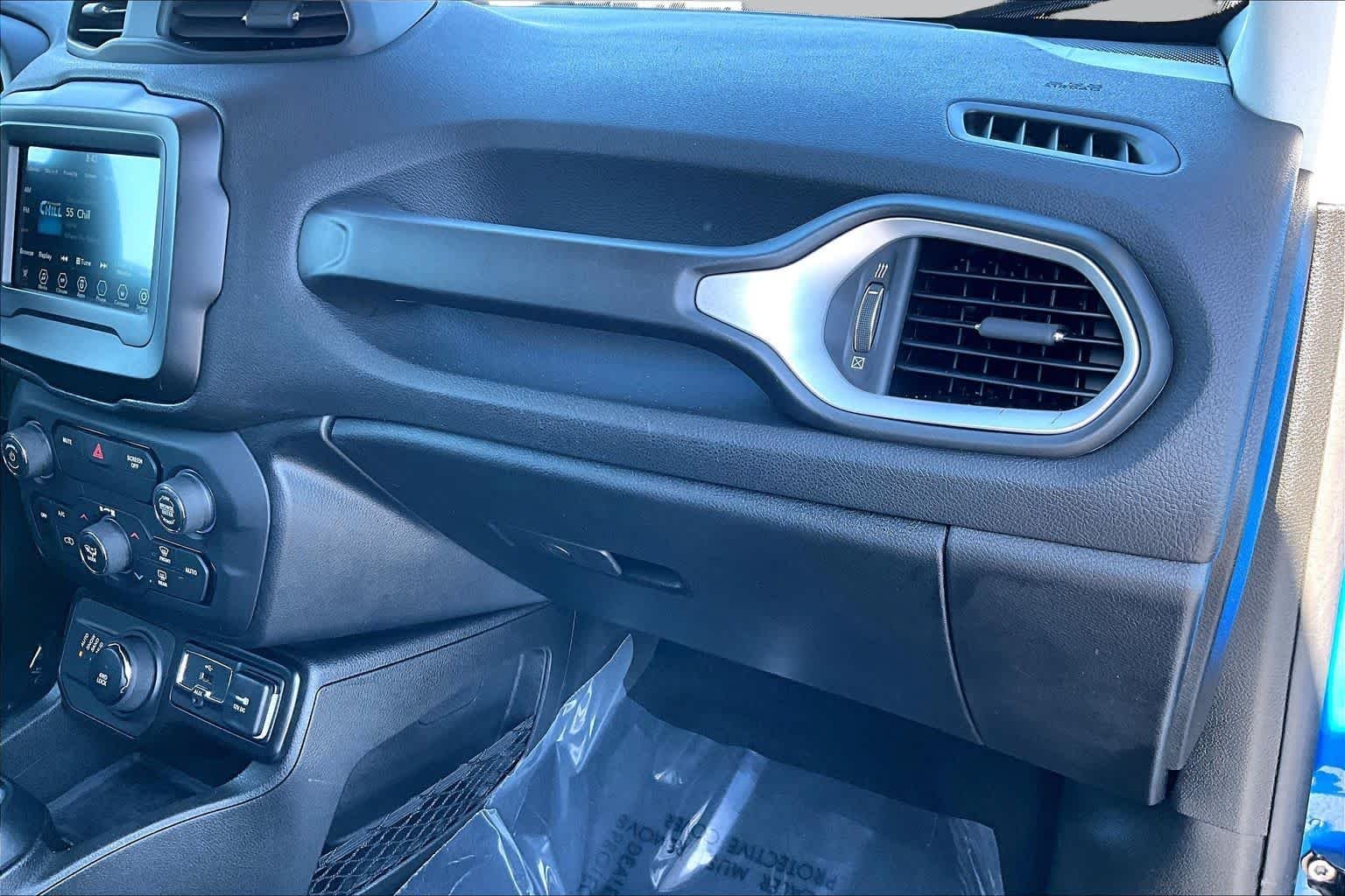 Used 2020 Brilliant Blue Metallic Clear Coat Jeep Jeepster image 18