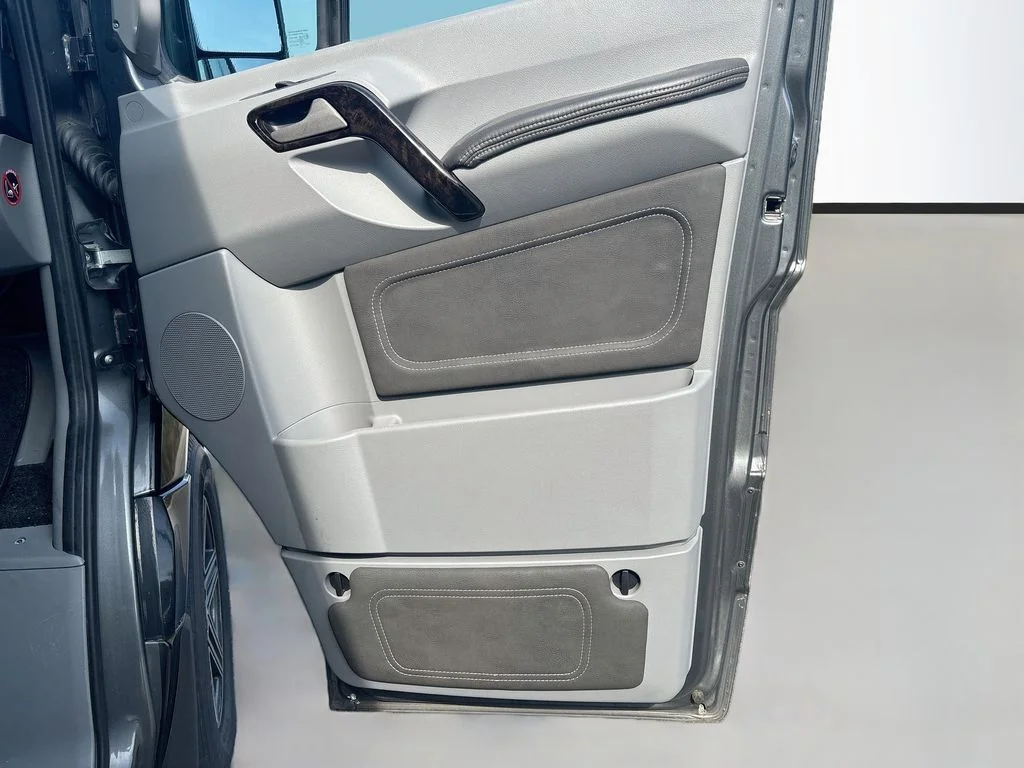 Used 2017 Gray Mercedes-Benz Passenger VAN image 28