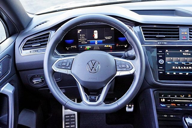 Used 2023 Silver Volkswagen 2.0T SE R-Line Black image 20