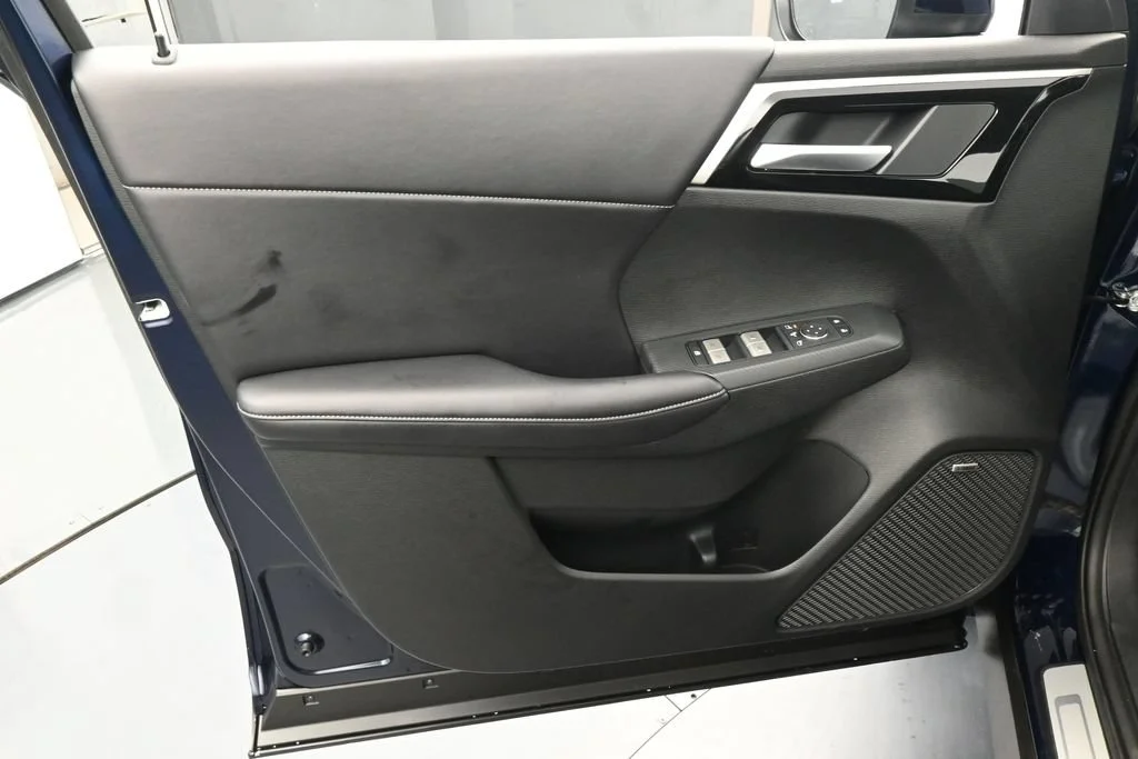 New 2026 Blue Metallic Mitsubishi SE 1.5T 2WD image 13