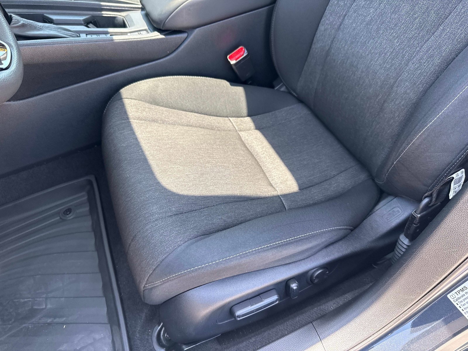 Used 2024 Meteorite Gray Metallic Honda EX image 18