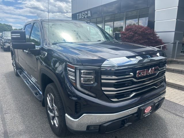 2024 GMC Sierra 4WD Crew Cab Short Box SLT's photo