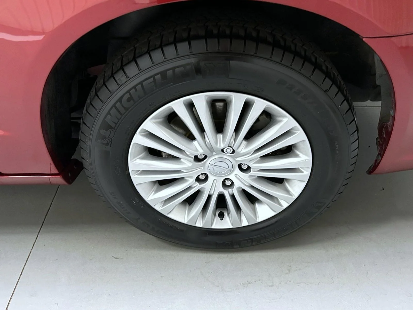 Used 2015 Red Chrysler Touring-L image 21