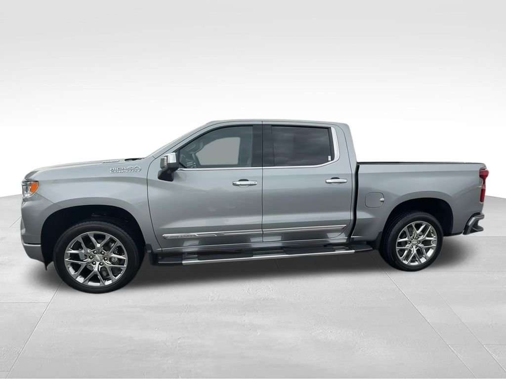 Used 2025 Gray Chevrolet High Country image 5
