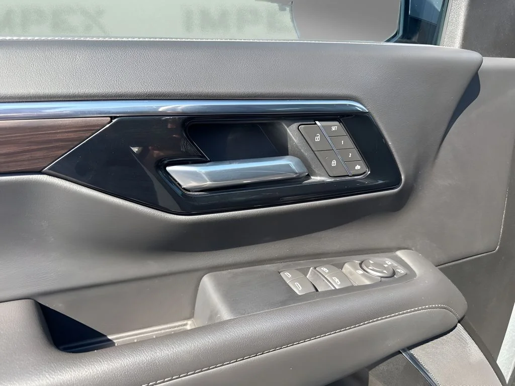 Used 2025 Gray Chevrolet LT image 29