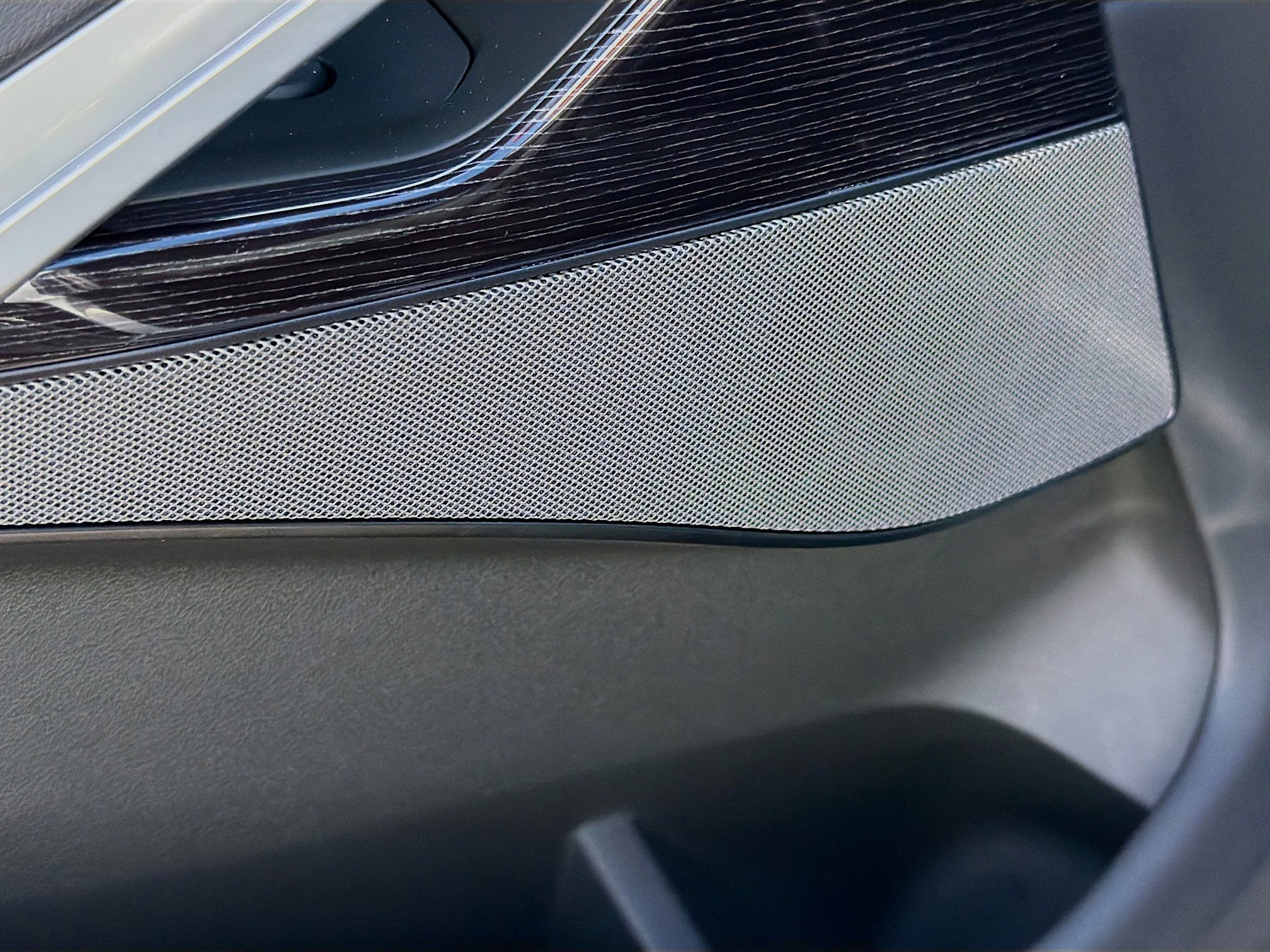 New 2027 Skyscraper Grey Metallic BMW xDrive40i image 23