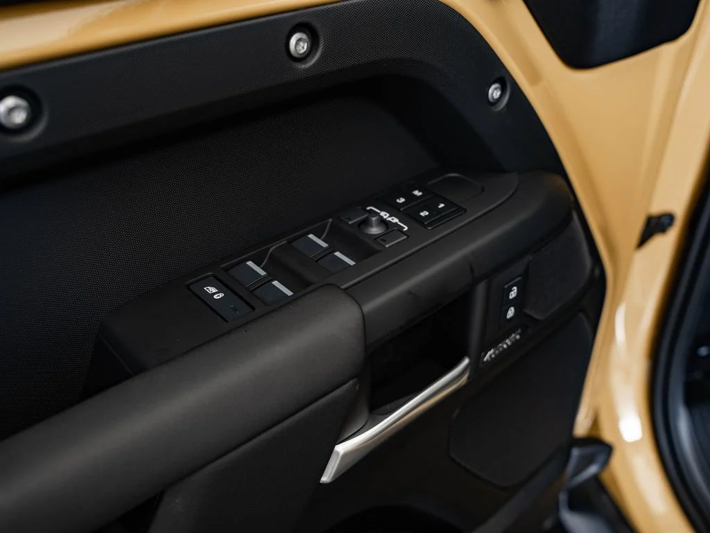 New 2026 Deep Sandglow Yellow Land Rover Trophy Edition Deep Sandglow image 29