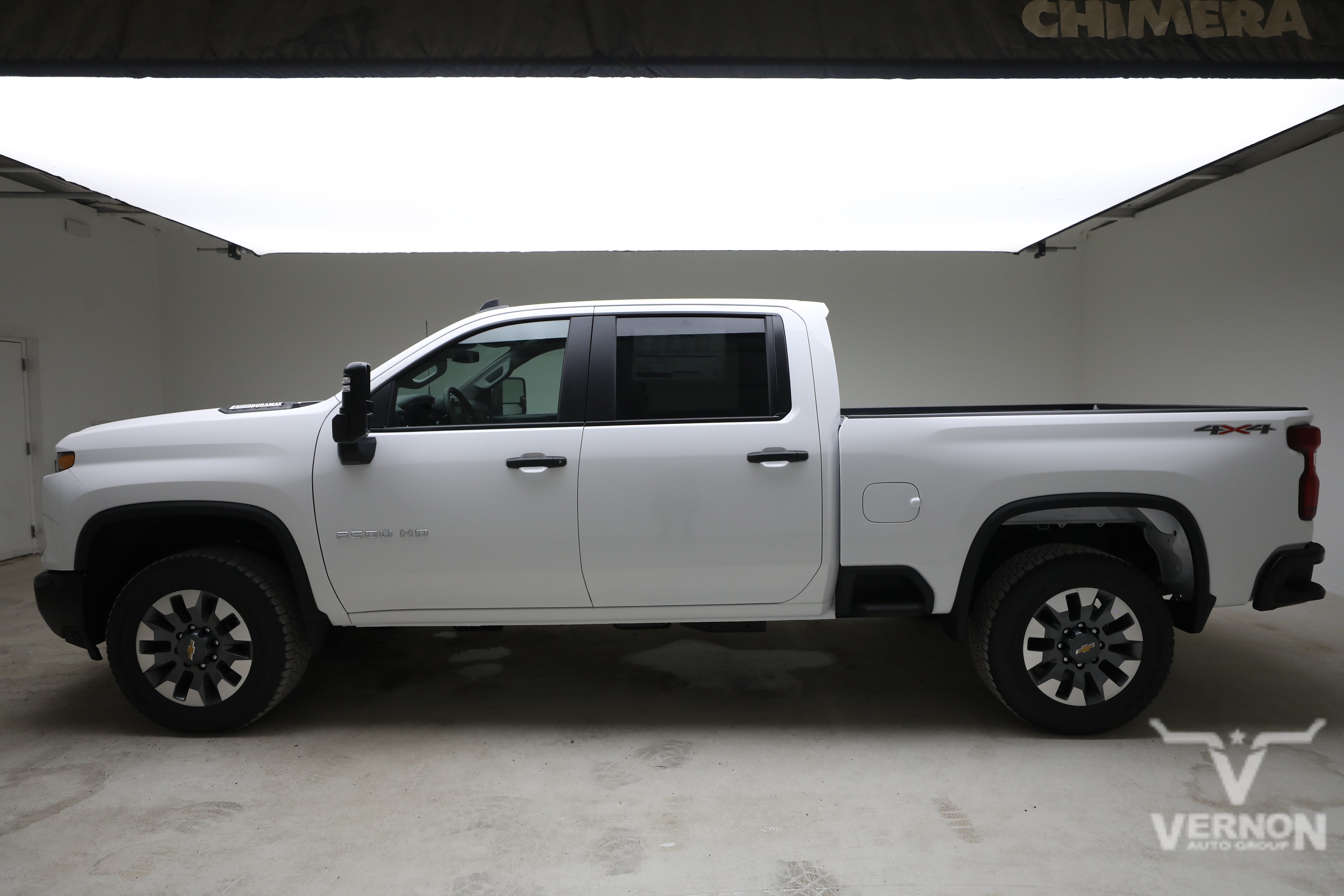 New 2026 Summit White Chevrolet N image 4